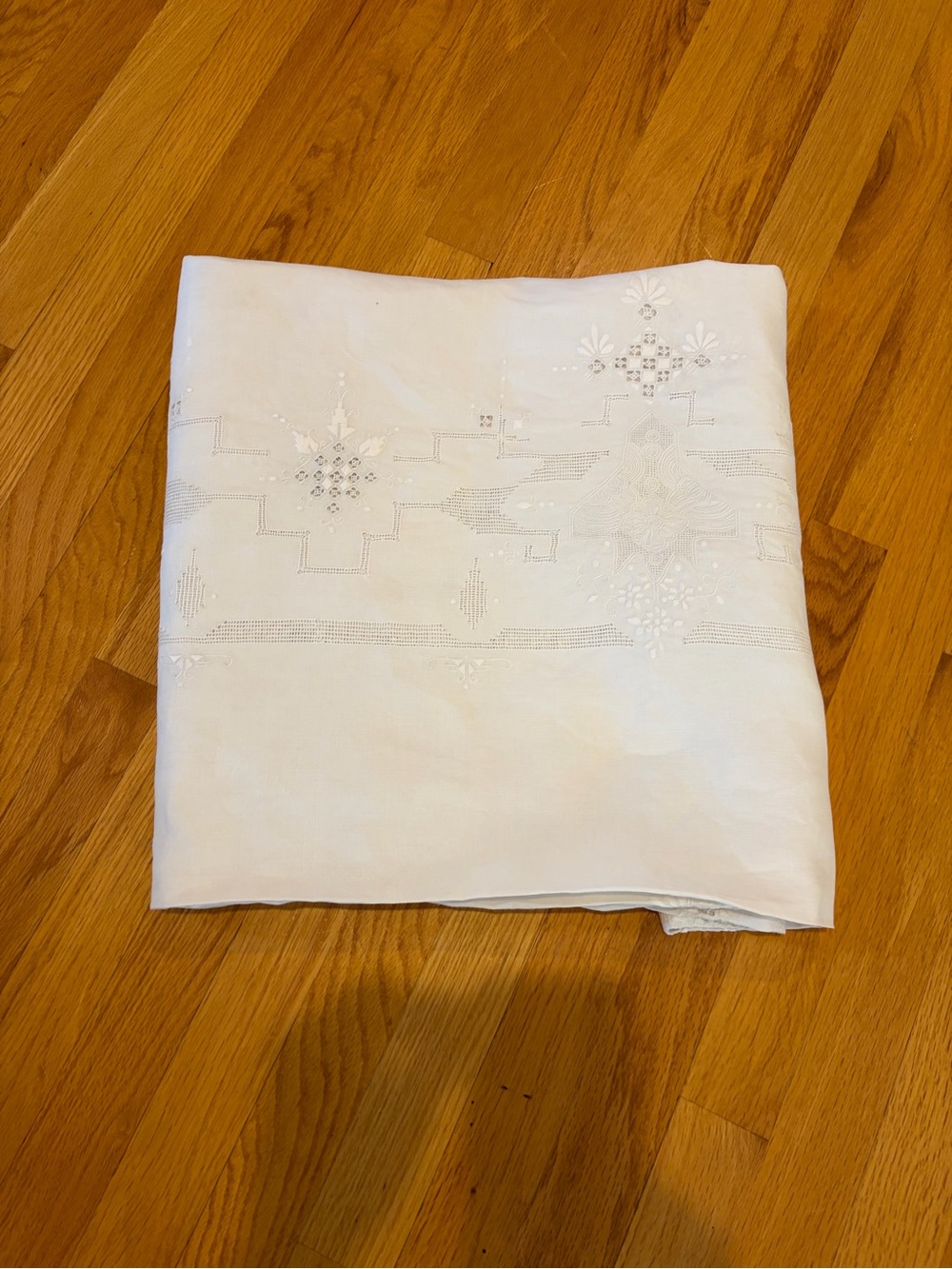 White Embroidered Tablecloth - Classic Home Dining Linen